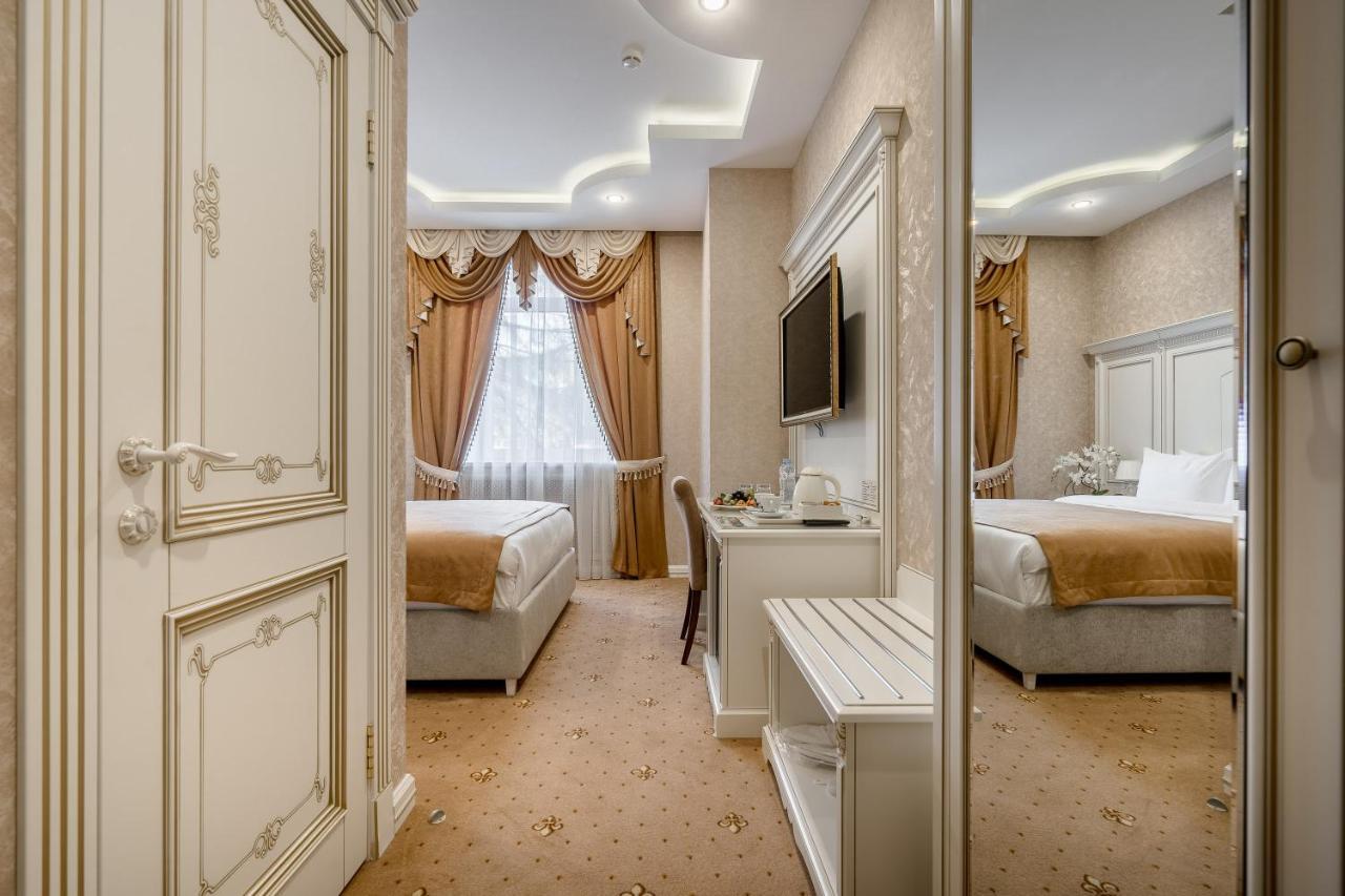 Imperial Palace Hotel Minsk Exterior photo