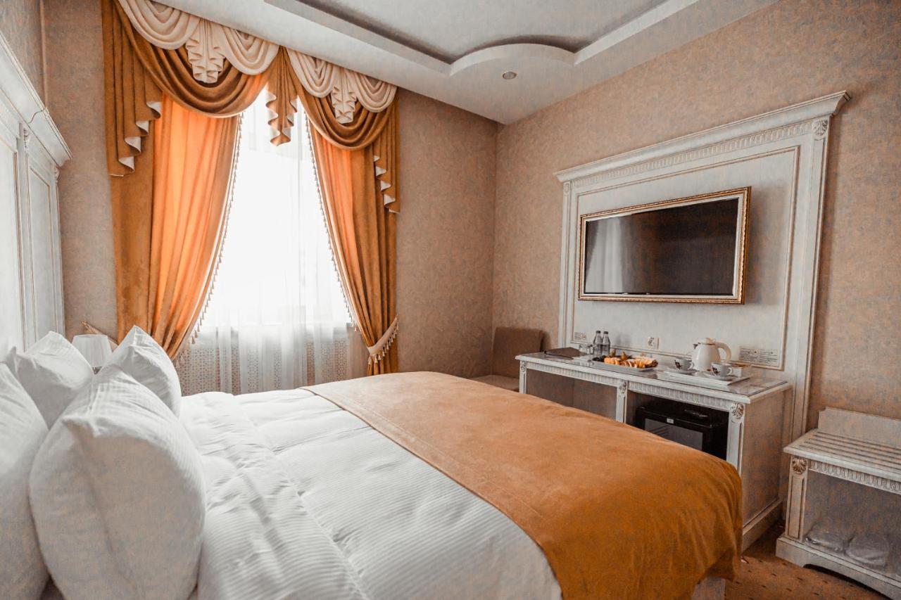 Imperial Palace Hotel Minsk Exterior photo