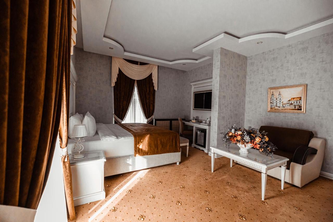 Imperial Palace Hotel Minsk Exterior photo