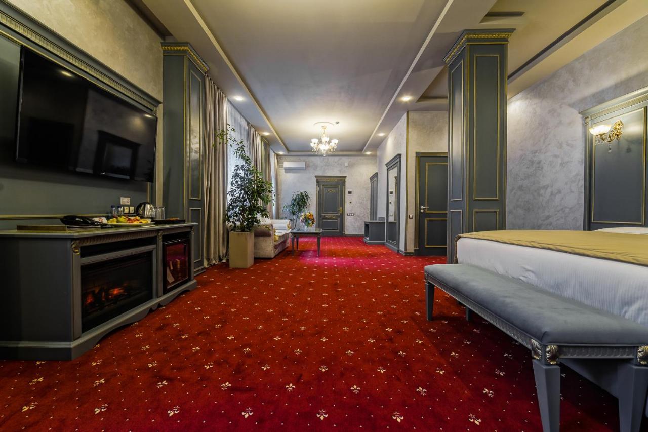 Imperial Palace Hotel Minsk Exterior photo