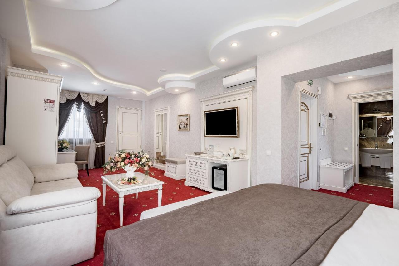Imperial Palace Hotel Minsk Exterior photo