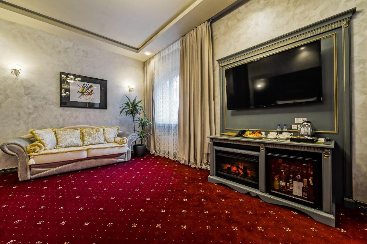 Imperial Palace Hotel Minsk Exterior photo
