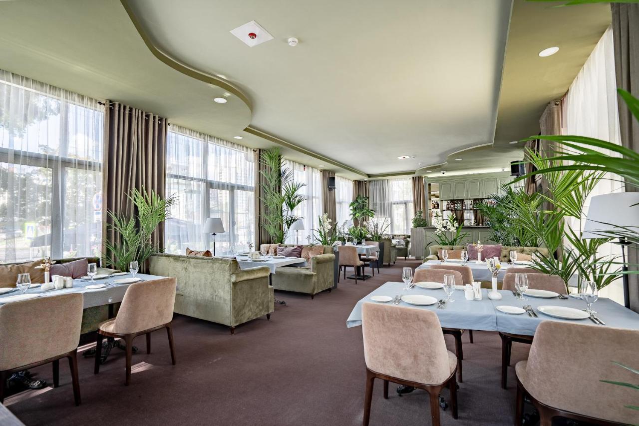 Imperial Palace Hotel Minsk Exterior photo